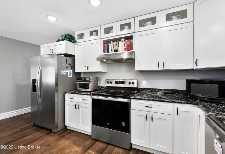 Listing Image 12