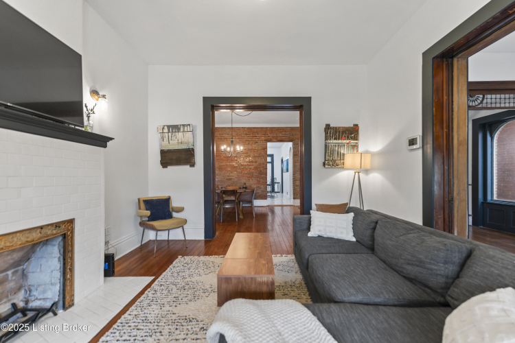 Listing Image 17