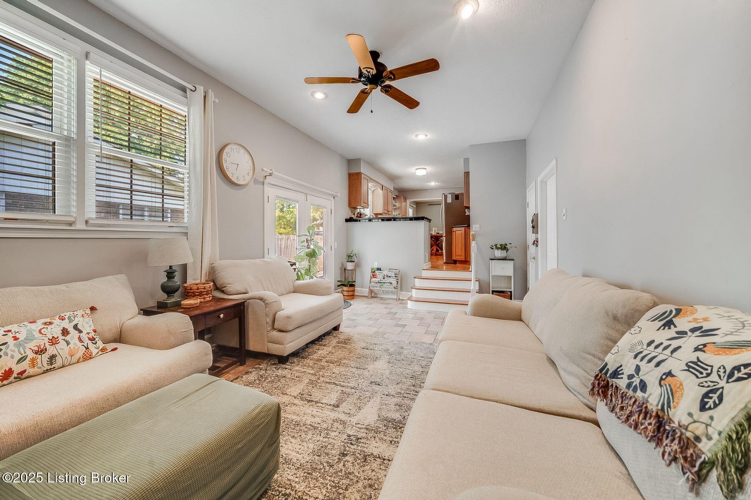 Listing Image 12