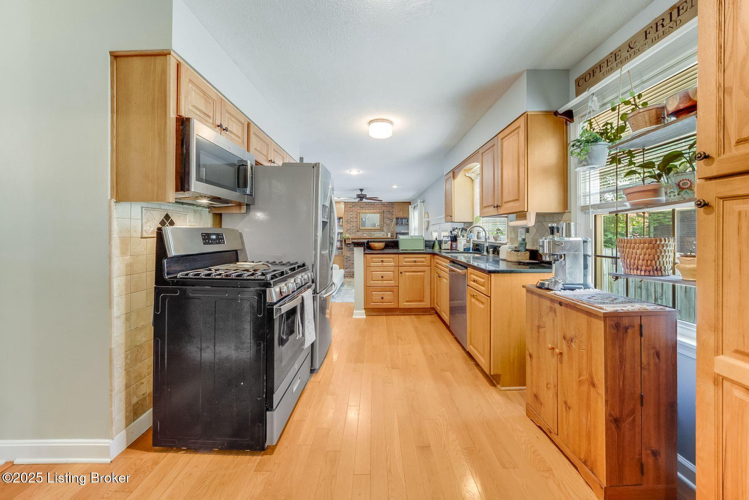Listing Image 14
