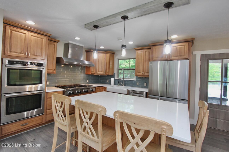 Listing Image 10