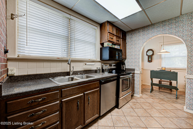 Listing Image 13