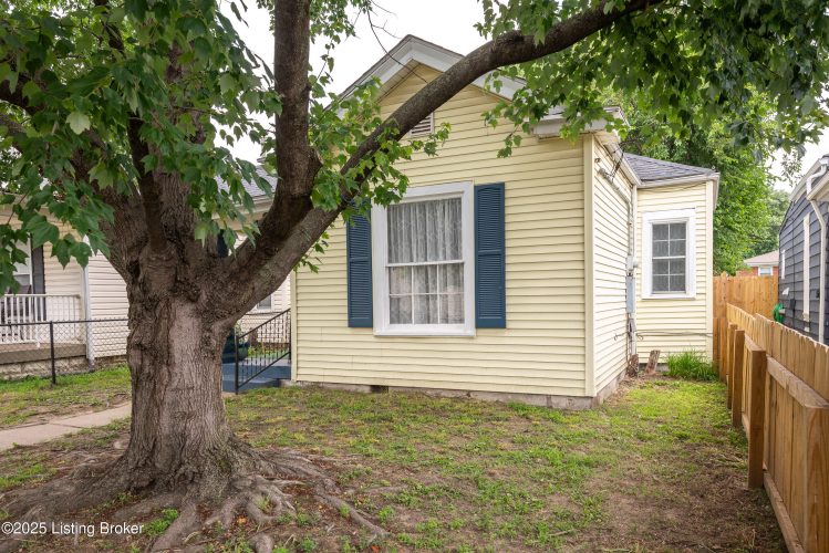 Listing Image 3