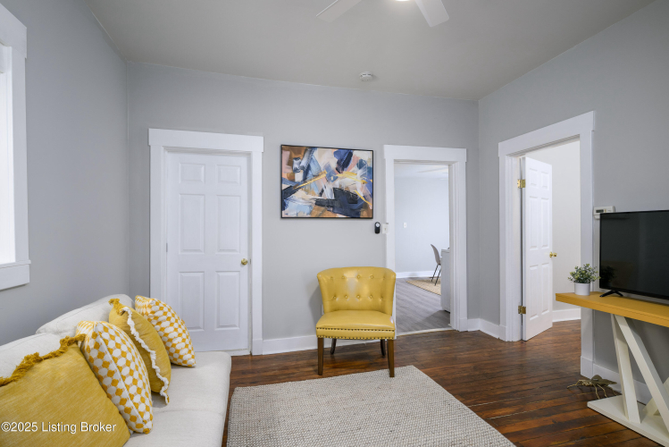 Listing Image 7