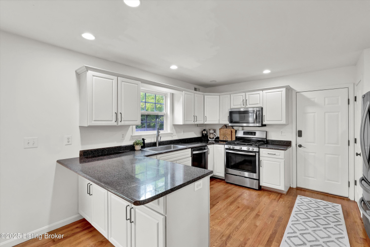 Listing Image 16