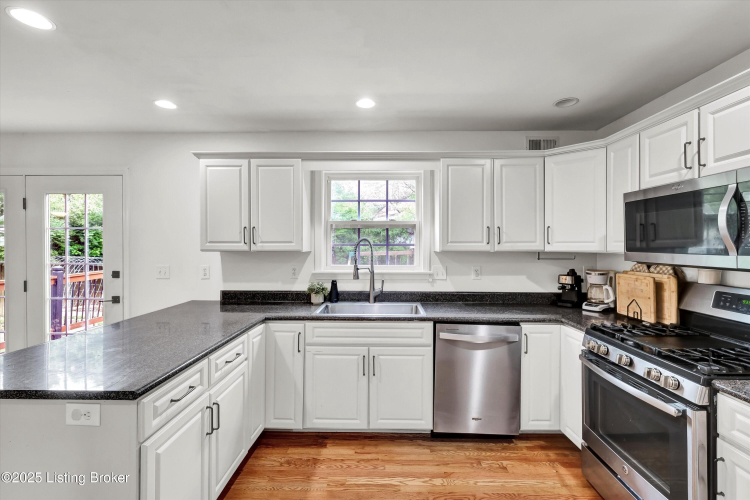 Listing Image 18