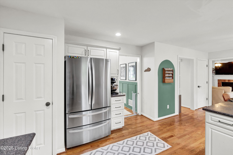 Listing Image 21