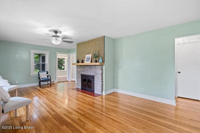 Listing Image 4
