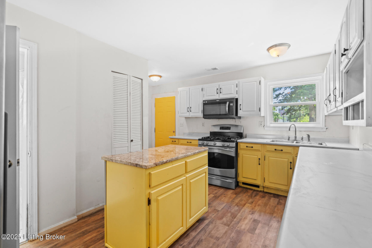 Listing Image 17