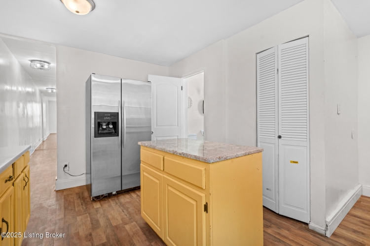 Listing Image 18