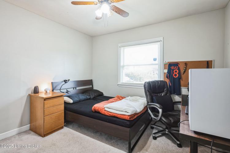 Listing Image 16