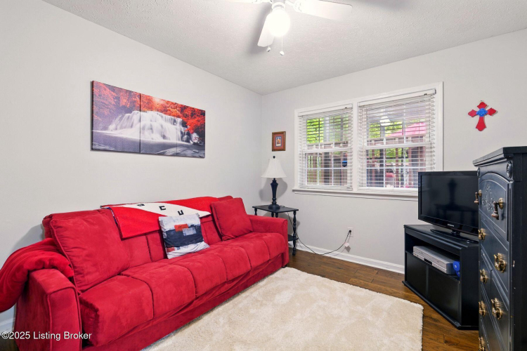 Listing Image 20