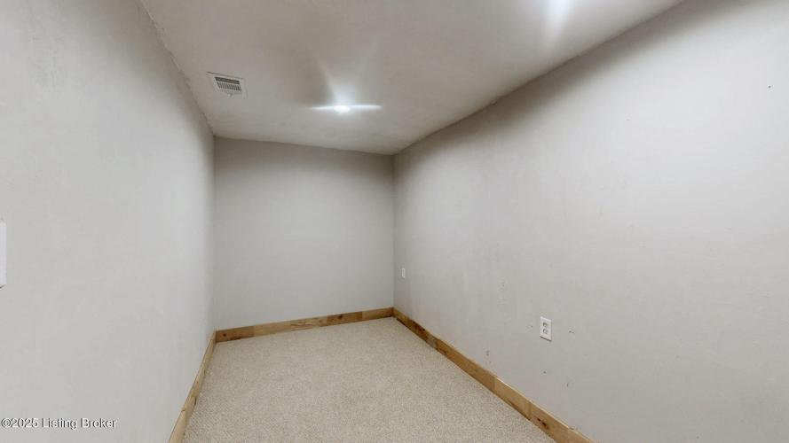 Listing Image 30