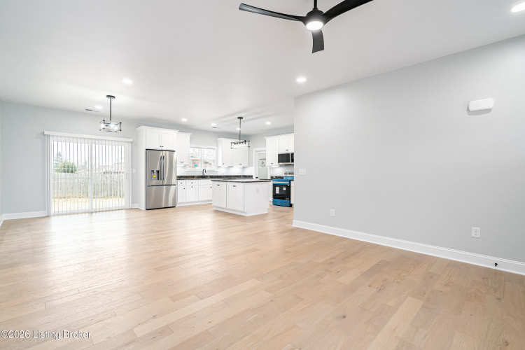 Listing Image 17