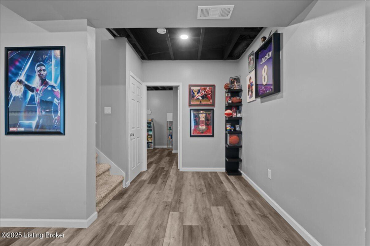 Listing Image 35