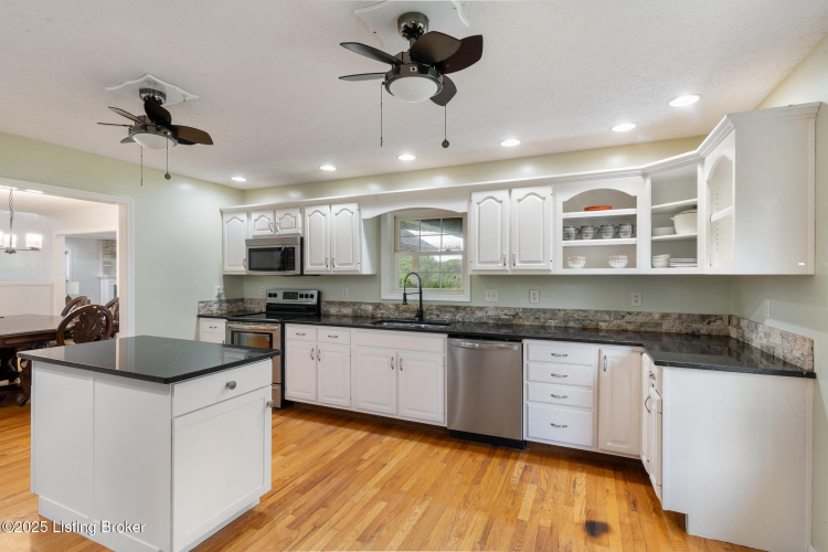 Listing Image 18