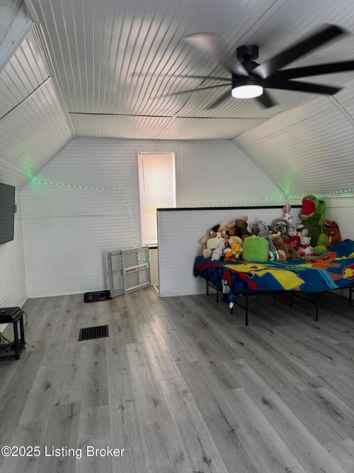Listing Image 26