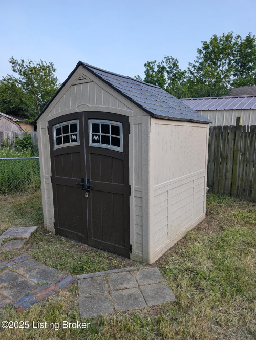 Listing Image 10