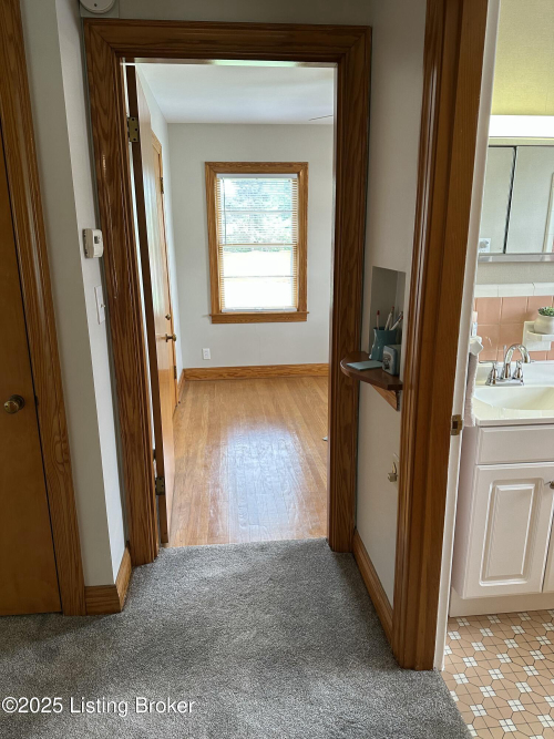 Listing Image 27