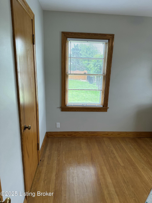 Listing Image 29