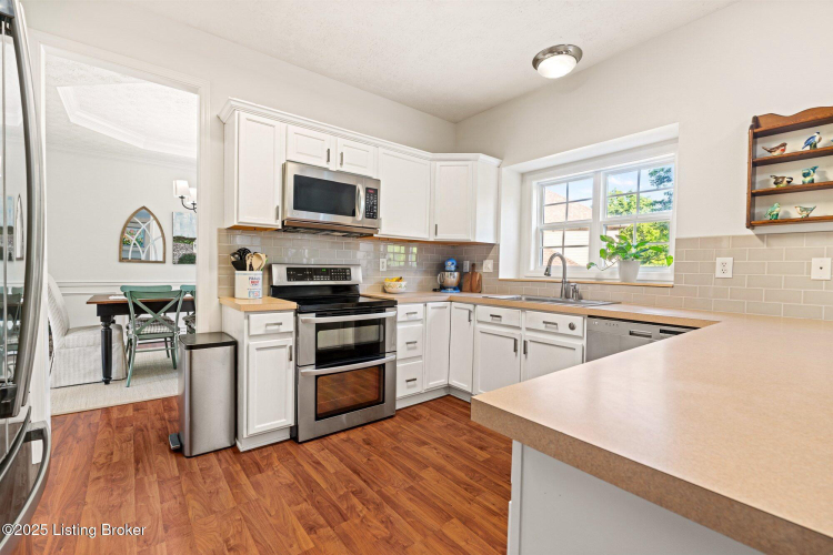Listing Image 15