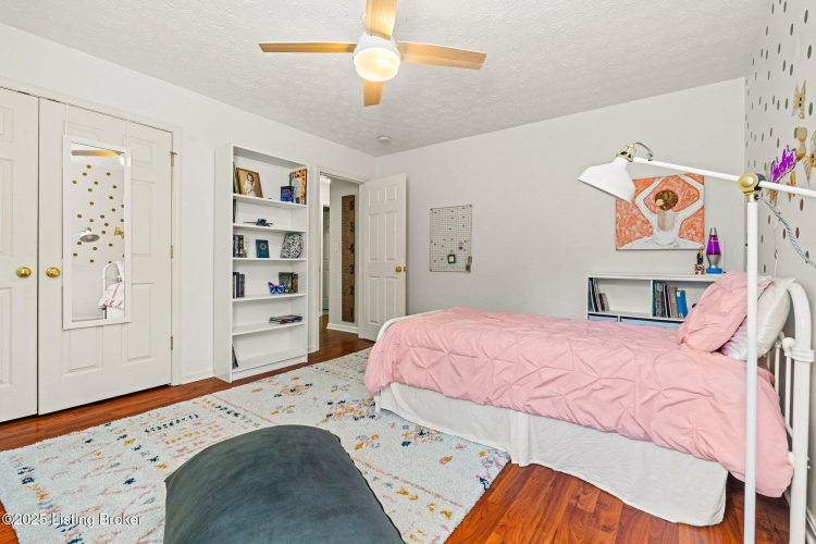Listing Image 37