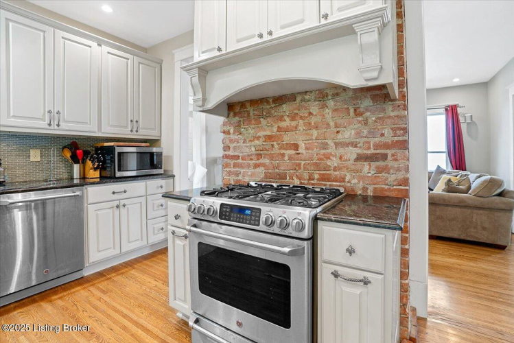 Listing Image 15
