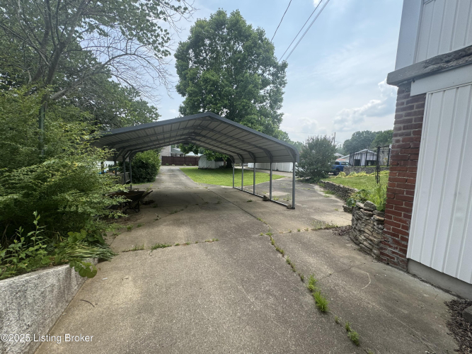 Listing Image 6