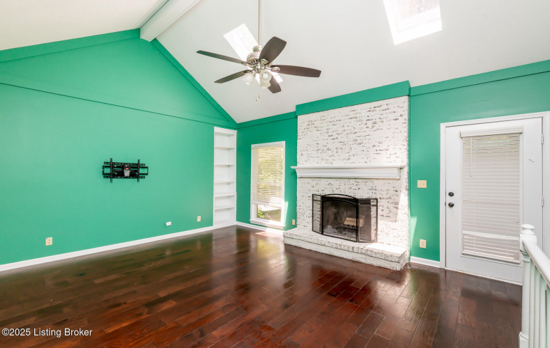 Listing Image 14