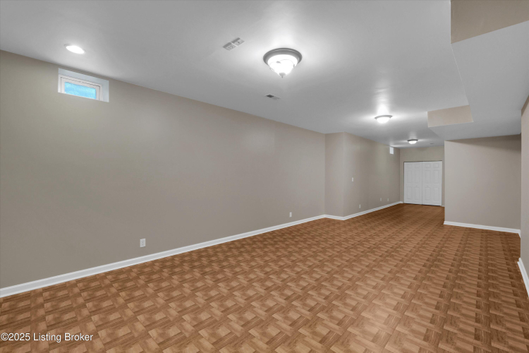 Listing Image 66