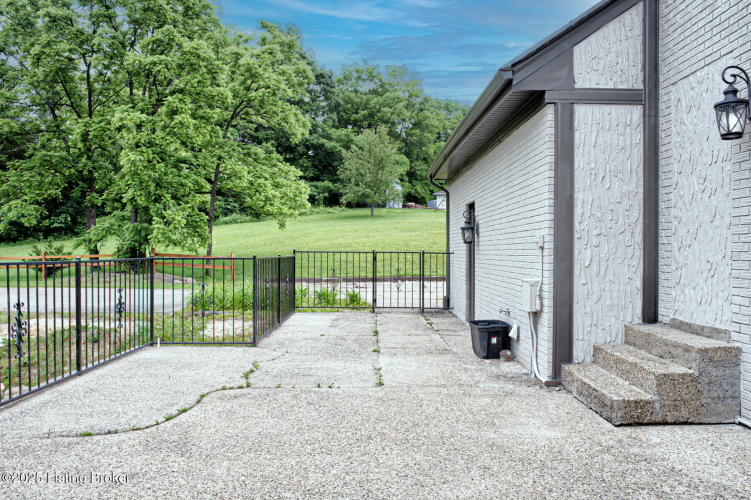 Listing Image 53