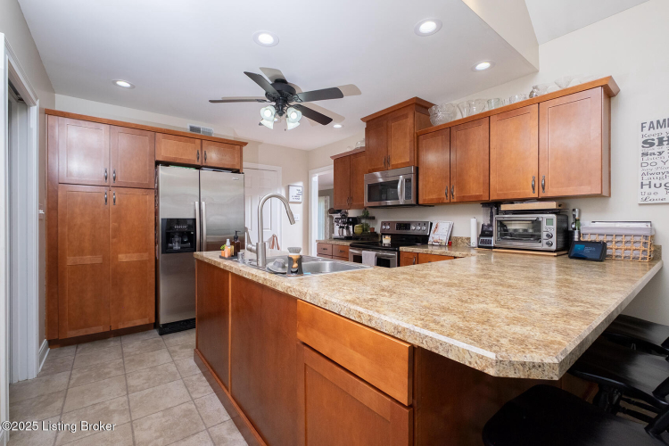 Listing Image 12