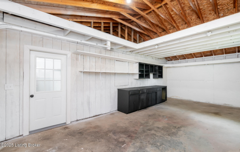 Listing Image 79