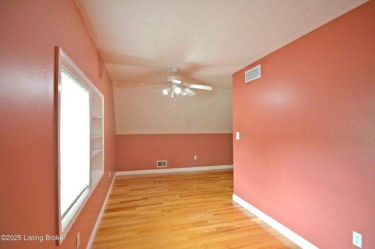 Listing Image 28