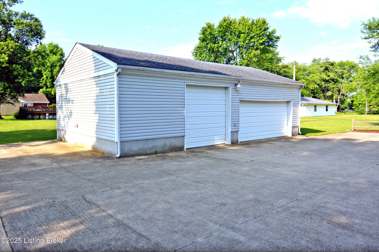 Listing Image 43