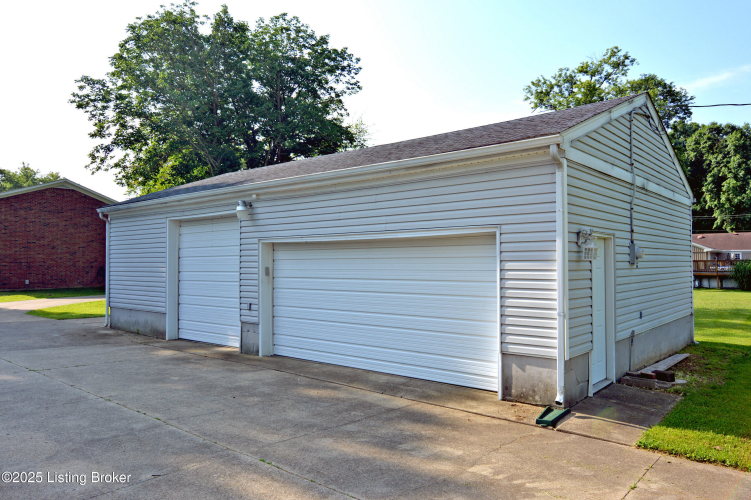Listing Image 44