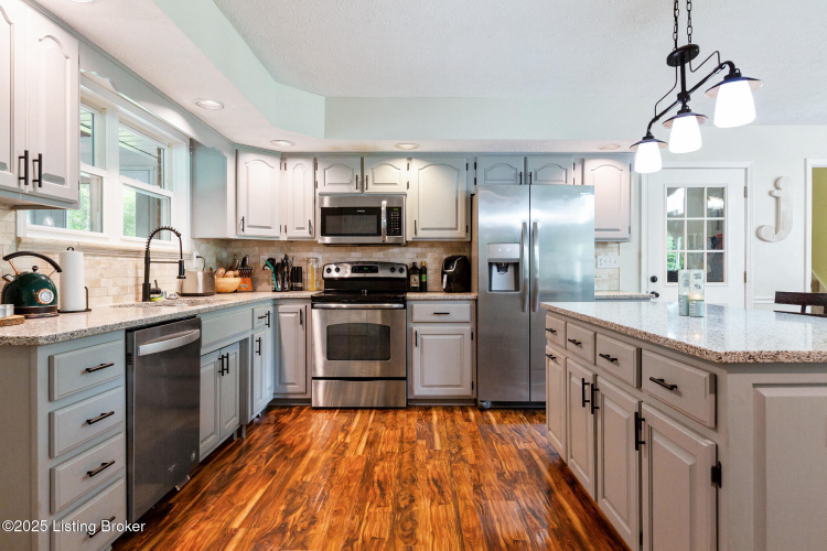 Listing Image 13