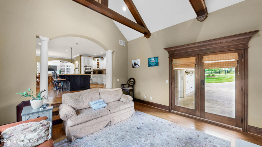 Listing Image 21