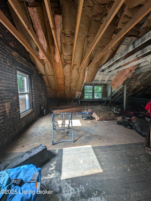 Listing Image 16