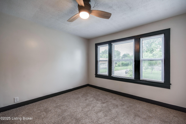 Listing Image 41