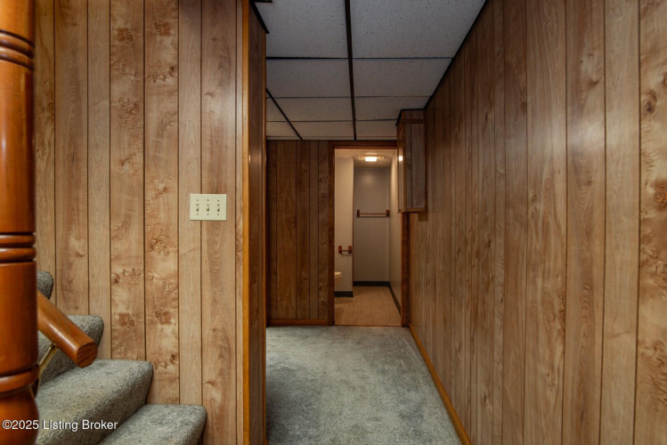 Listing Image 37