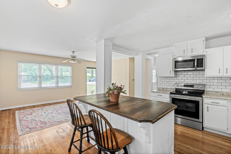 Listing Image 9