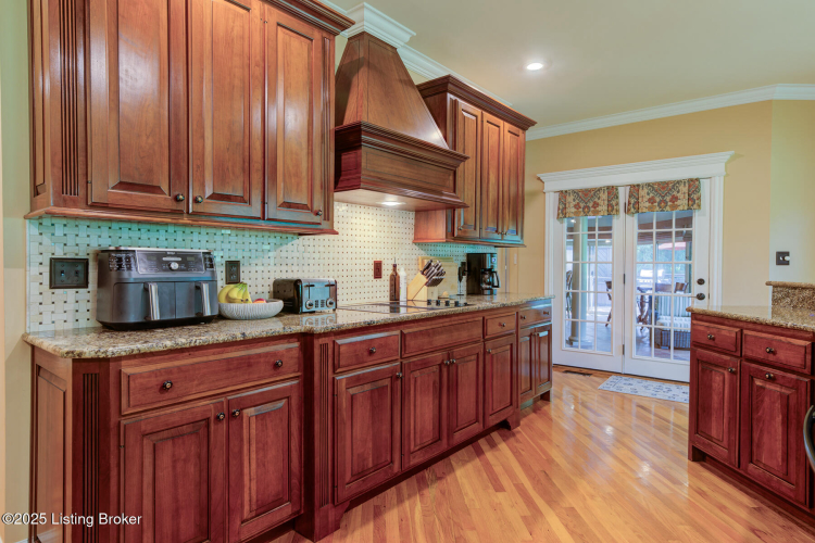 Listing Image 19