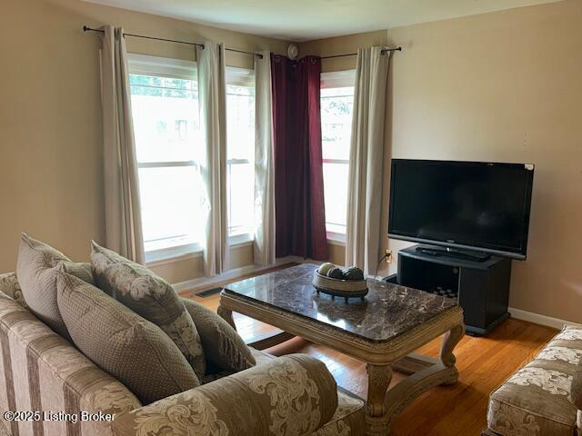 Listing Image 6