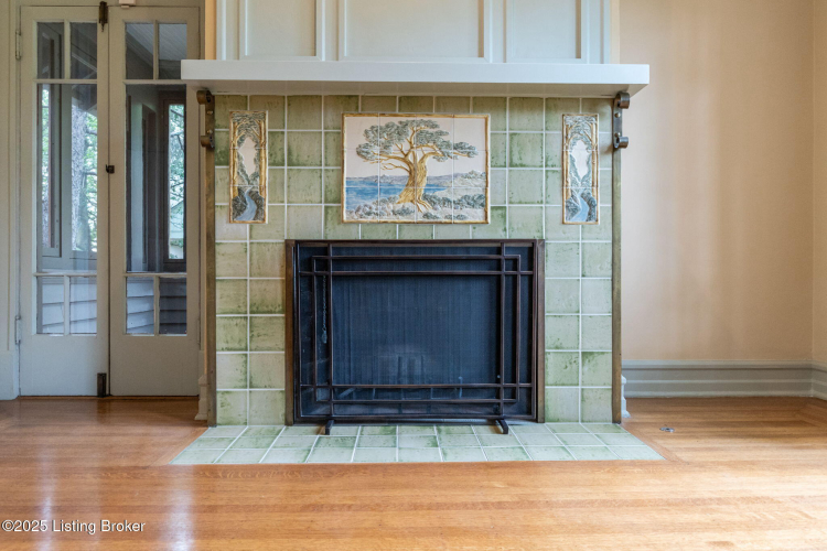 Listing Image 11