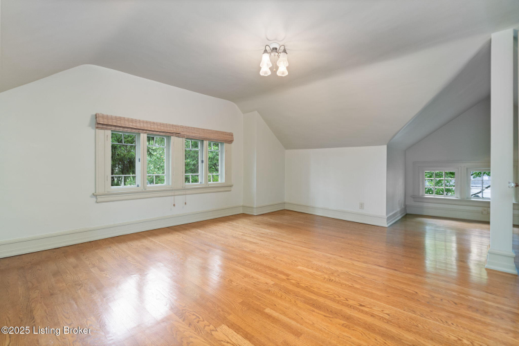 Listing Image 58