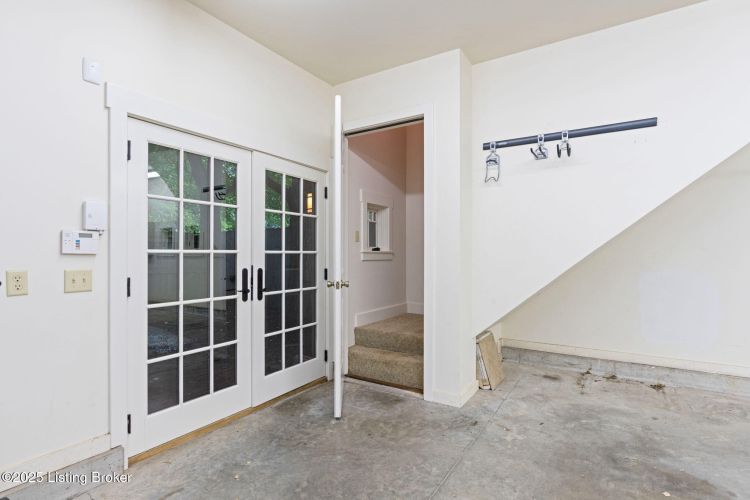 Listing Image 73