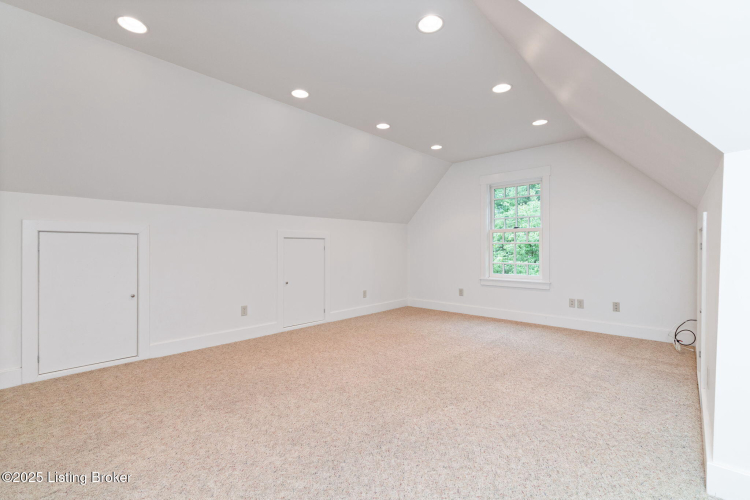 Listing Image 79