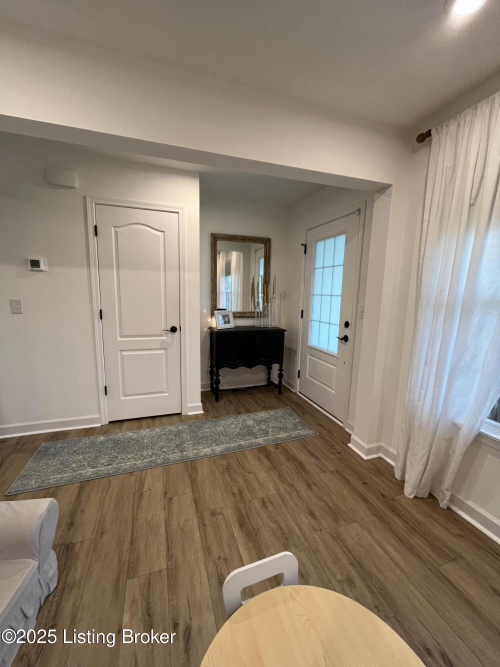 Listing Image 6