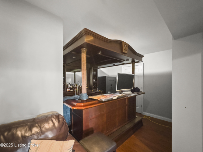 Listing Image 41